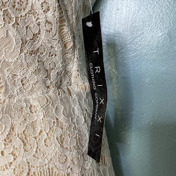 NWT Trixxi Halter Lace Mini Dress - Picture 5 of 7